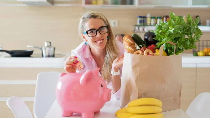 Food saving Ladies, if you're looking for ways to take charge of your finances, you've come to the right place! I'm a savings sleuth and have rounded up some smart ways to save money tailored just for you.